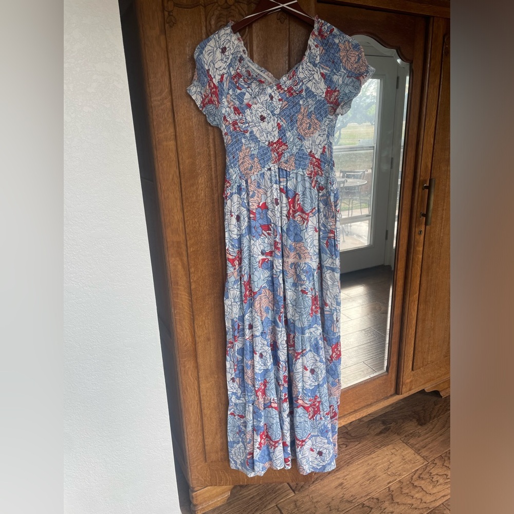Jessica Simpson red white blue floral maxi with pockets